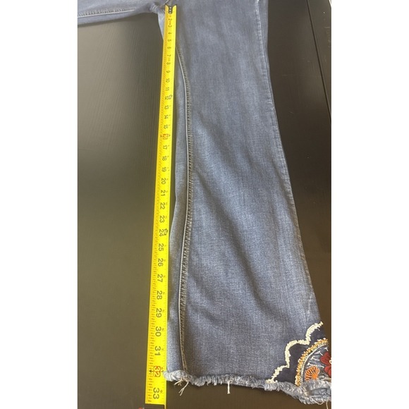 Altar'd State Jeans Womens 28 Caitlyn Low Rise Flare Raw Embroidered Hem Boho - Picture 8 of 10